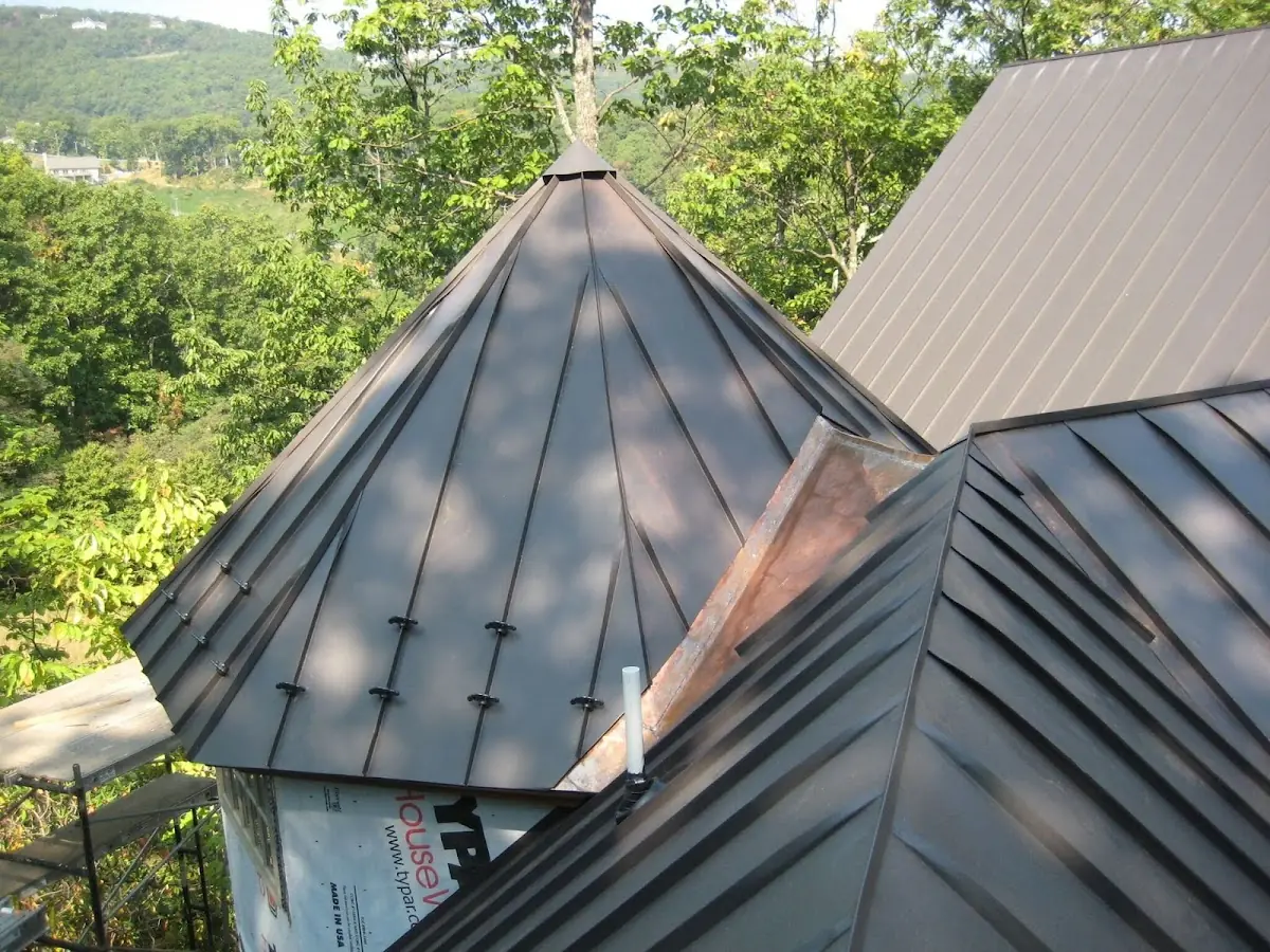 Professional Roof Tarp Installation by Craftsman Roofing in Hood